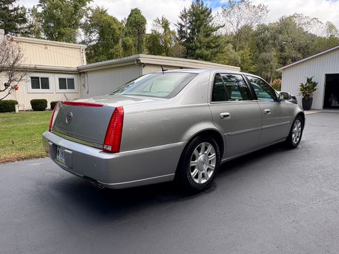 Used 2008 Cadillac DTS image 6