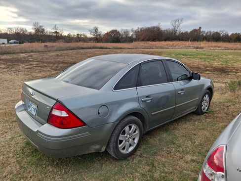 Used 2006 Ford Five Hundred SEL image 4
