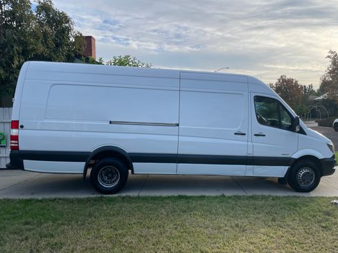 Used 2016 Mercedes-Benz Sprinter 3500 image 6