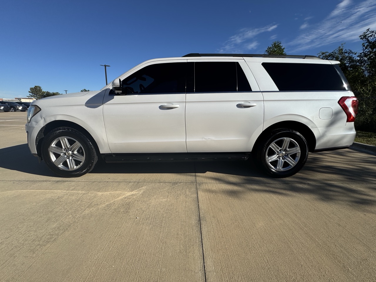 Used 2018 Ford Expedition Max XLT w/ Equipment Group 202A RWD image 5