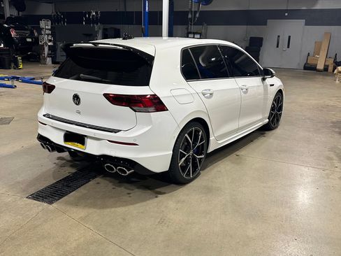 Used 2023 Volkswagen Golf R image 12