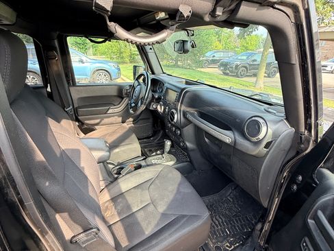 Used 2016 Jeep Wrangler Unlimited Sport AWD/4WD image 10