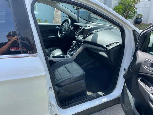 Used 2013 Ford Escape SEL FWD image 19