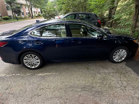 Used 2015 Lexus ES 350 w/ Luxury Package image 6