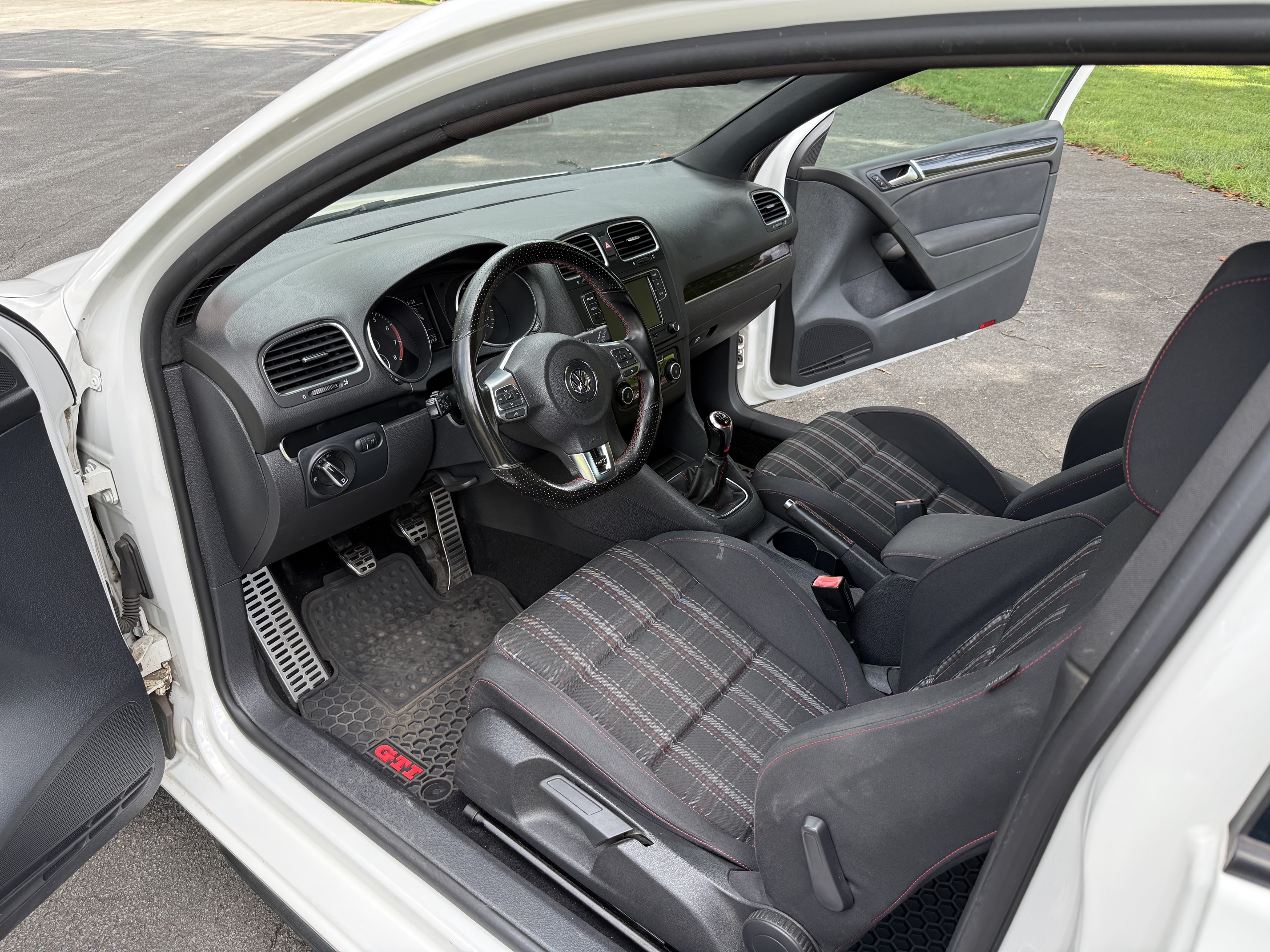 Used 2012 Volkswagen GTI 2-Door FWD image 16