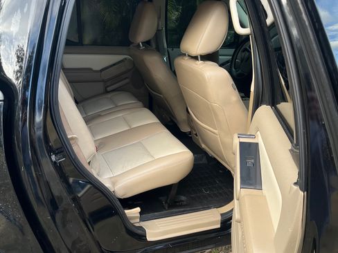 Used 2010 Ford Explorer Sport Trac Limited image 5