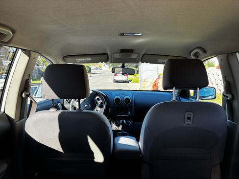 Used 2011 Nissan Rogue SV image 9