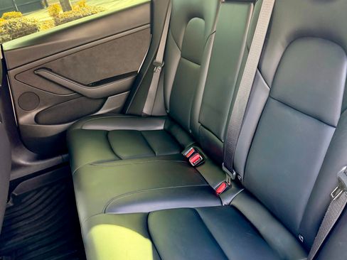 Used 2022 Tesla Model 3 image 13