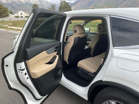 Used 2022 Acura MDX SH-AWD Sport Utility 4D image 11