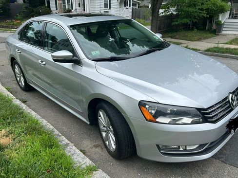 Used 2013 Volkswagen Passat 2.5 SEL Premium image 2