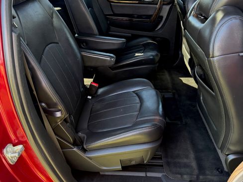 Used 2015 GMC Acadia Denali image 14