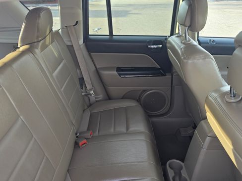 Used 2011 Jeep Compass Limited w/ Sun/Sound Group image 13