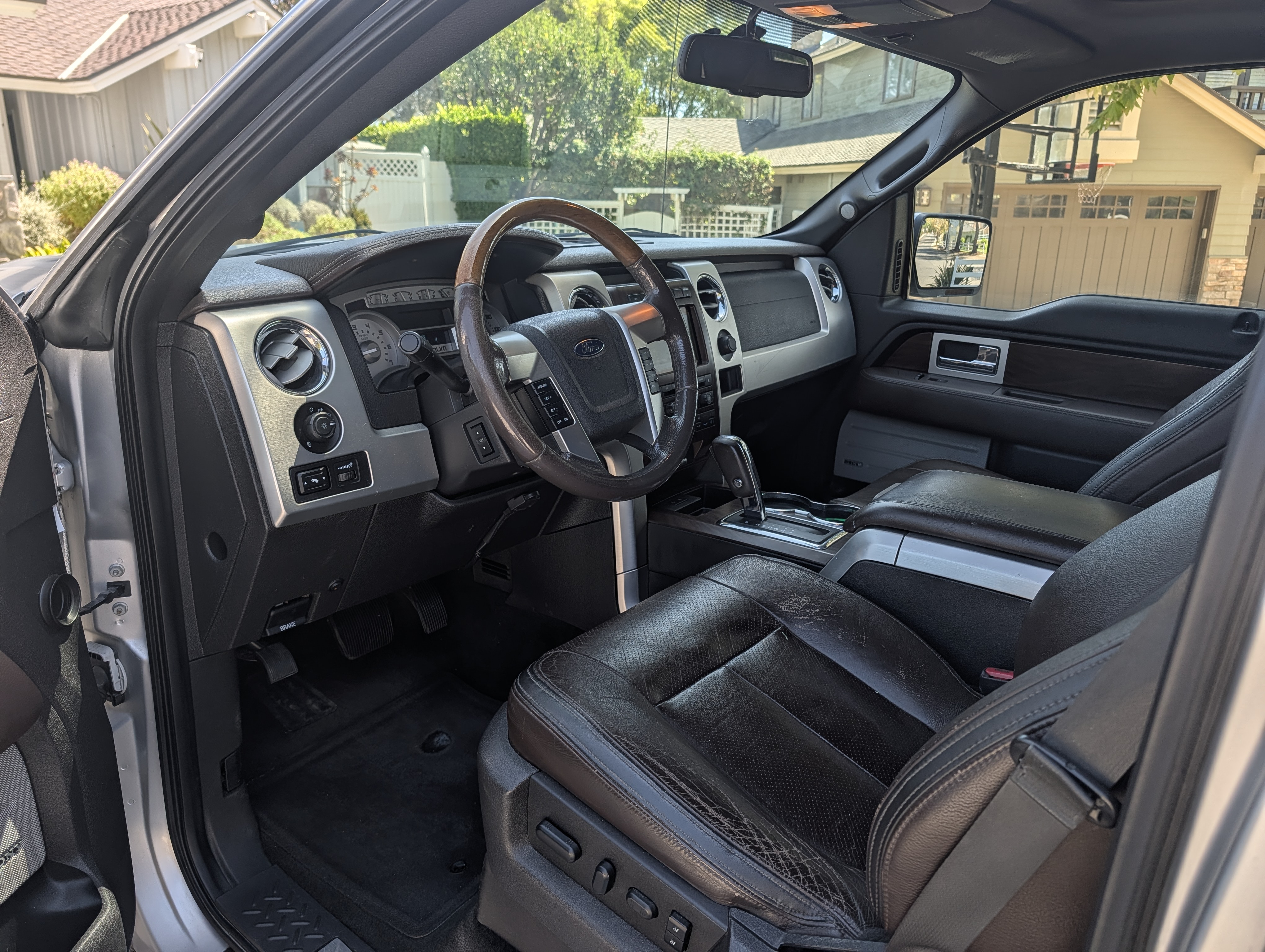 Used 2010 Ford F150 Platinum RWD image 6