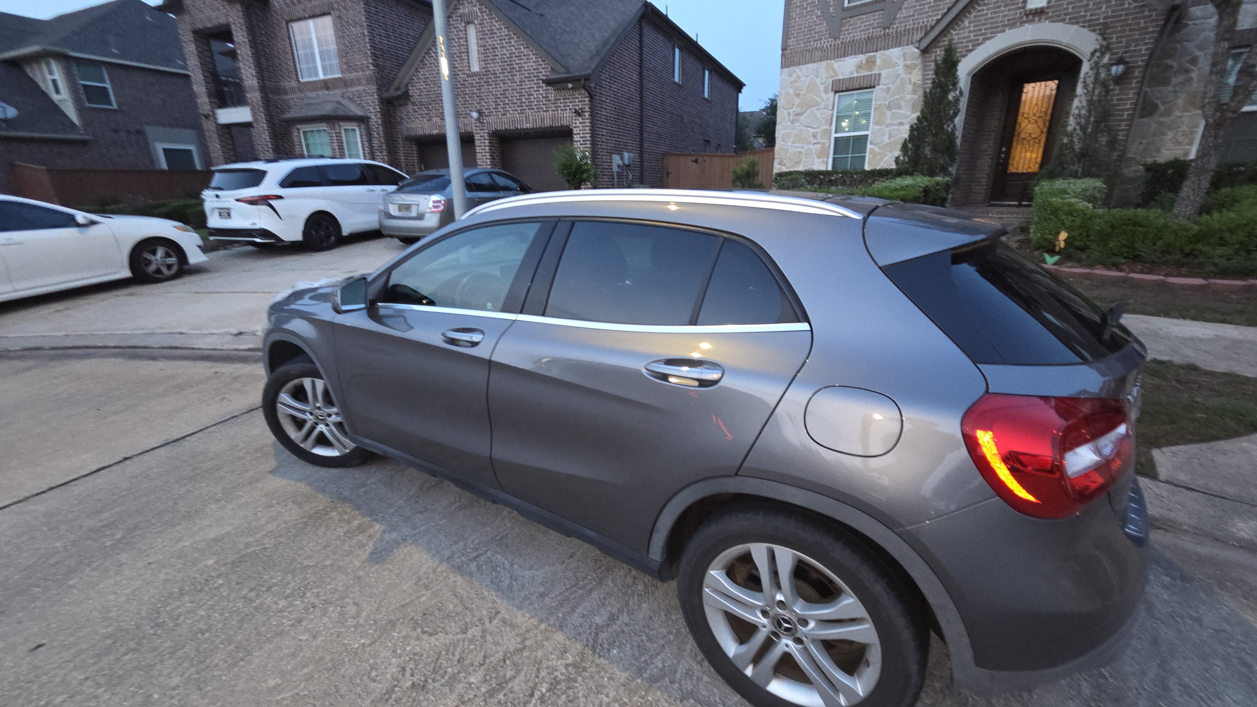 Used 2018 Mercedes-Benz GLA 250 4MATIC image 4