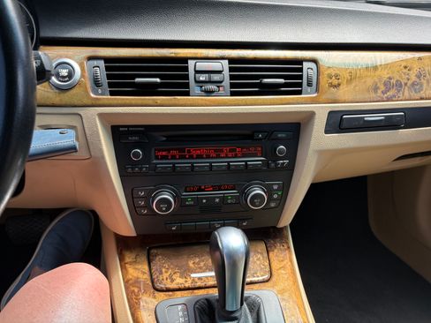 Used 2006 BMW 325xi Sedan AWD/4WD image 9