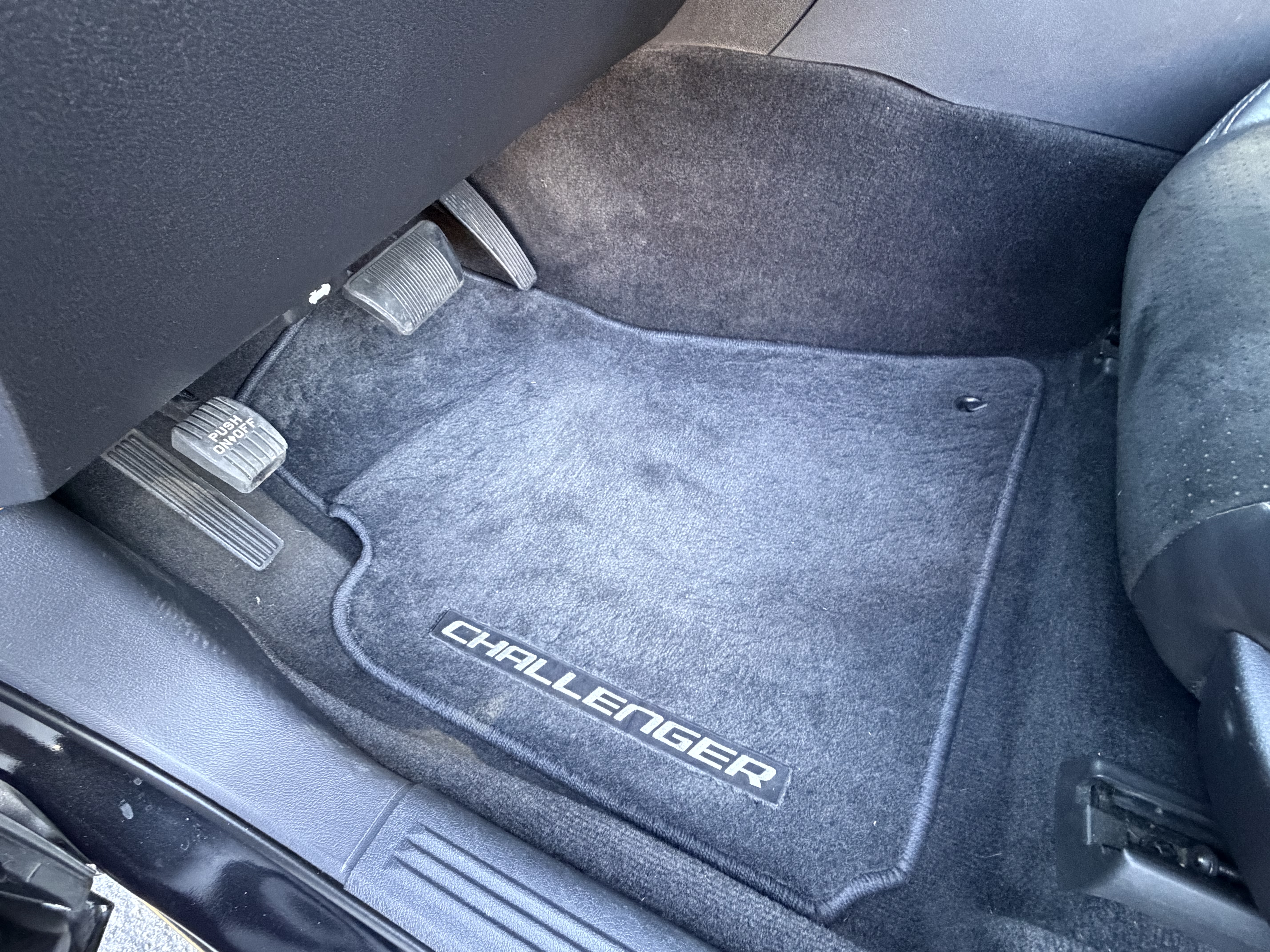 Used 2010 Dodge Challenger SRT8 w/ SRT Option Group II RWD image 16