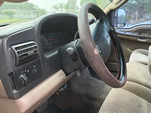 Used 2003 Ford F250 XLT RWD image 13