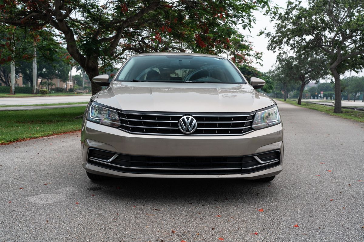 Used 2016 Volkswagen Passat 1.8T S FWD image 12