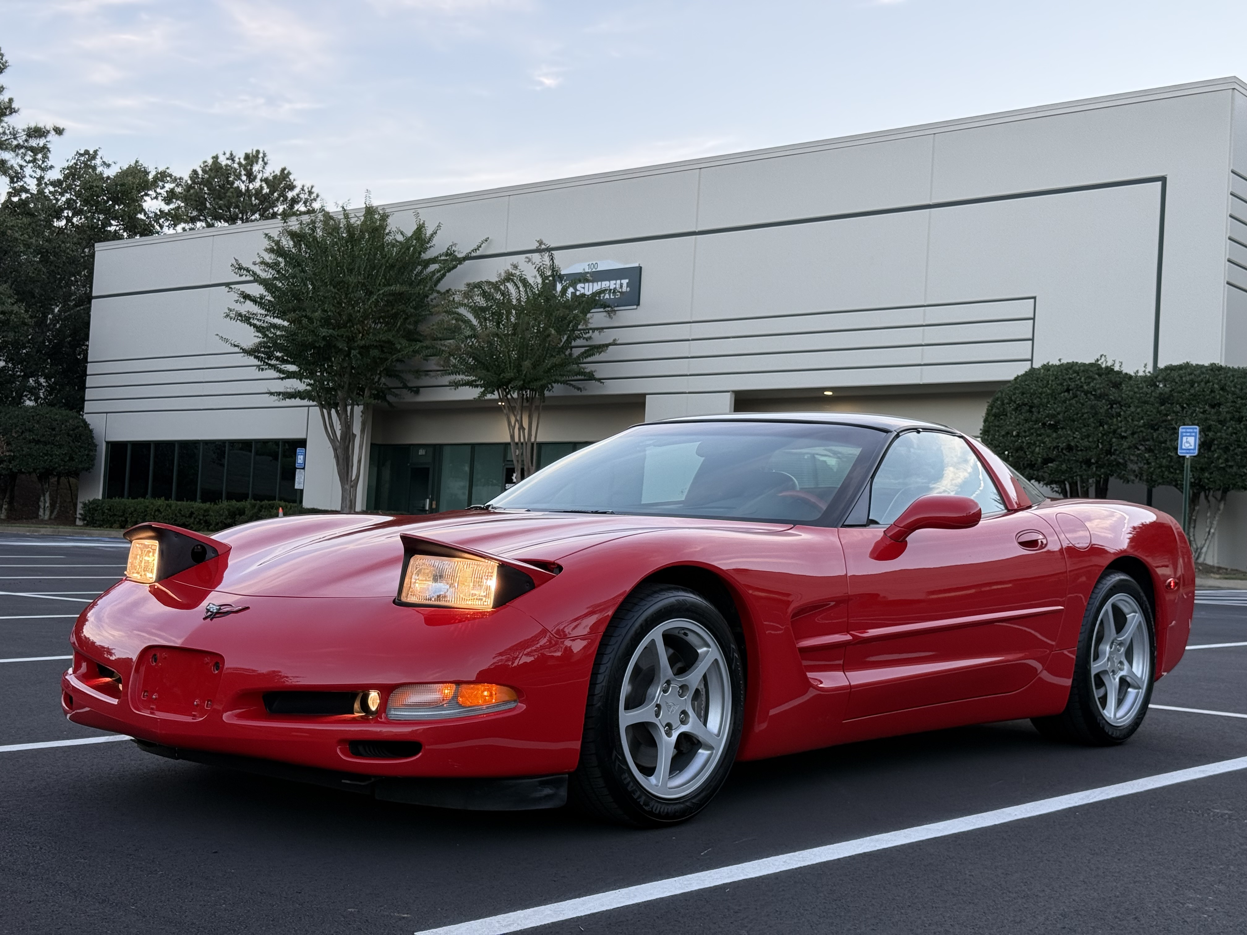 Used 1999 Chevrolet Corvette Coupe w/ Performance Handling Pkg RWD image 12