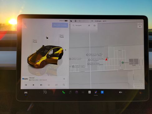 Used 2023 Tesla Model Y Long Range image 18