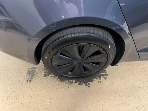 Used 2021 Tesla Model S Plaid image 19