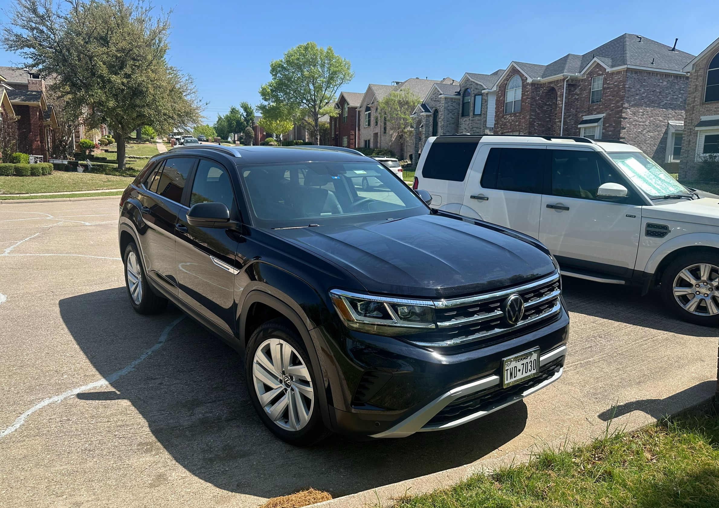 Used 2023 Volkswagen Atlas Cross Sport SE w/ Panoramic Sunroof Package AWD/4WD image 1