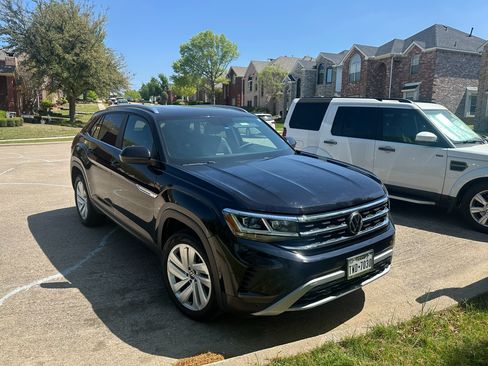 Used 2023 Volkswagen Atlas Cross Sport SE w/ Panoramic Sunroof Package image 1
