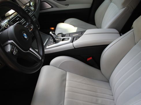 Used 2014 BMW M5 image 16