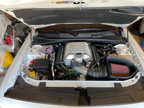 Used 2019 Dodge Challenger SRT Hellcat Redeye image 11