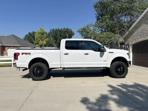 Used 2016 Ford F150 Lariat w/ Equipment Group 501A Mid image 4