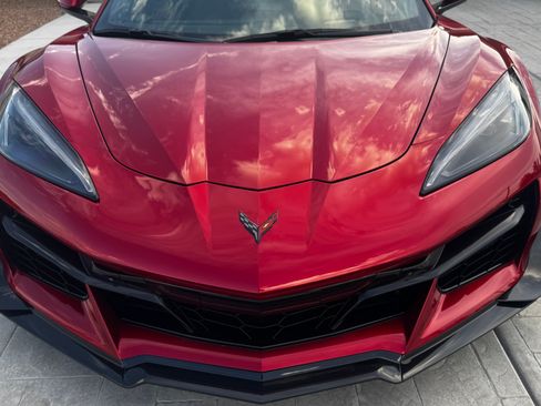 Used 2024 Chevrolet Corvette Z06 RWD image 10