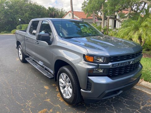Used 2020 Chevrolet Silverado 1500 Custom w/ Custom Value Package image 1