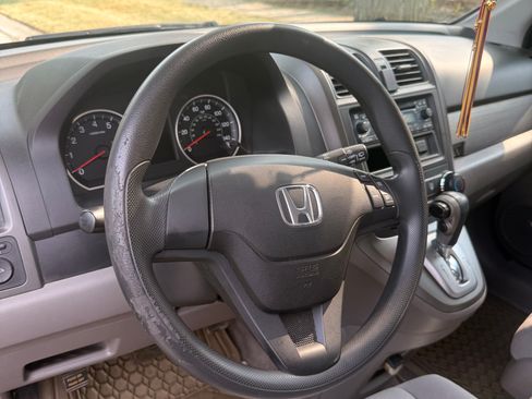 Used 2011 Honda CR-V LX image 2