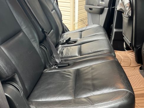 Used 2010 GMC Yukon Denali image 25