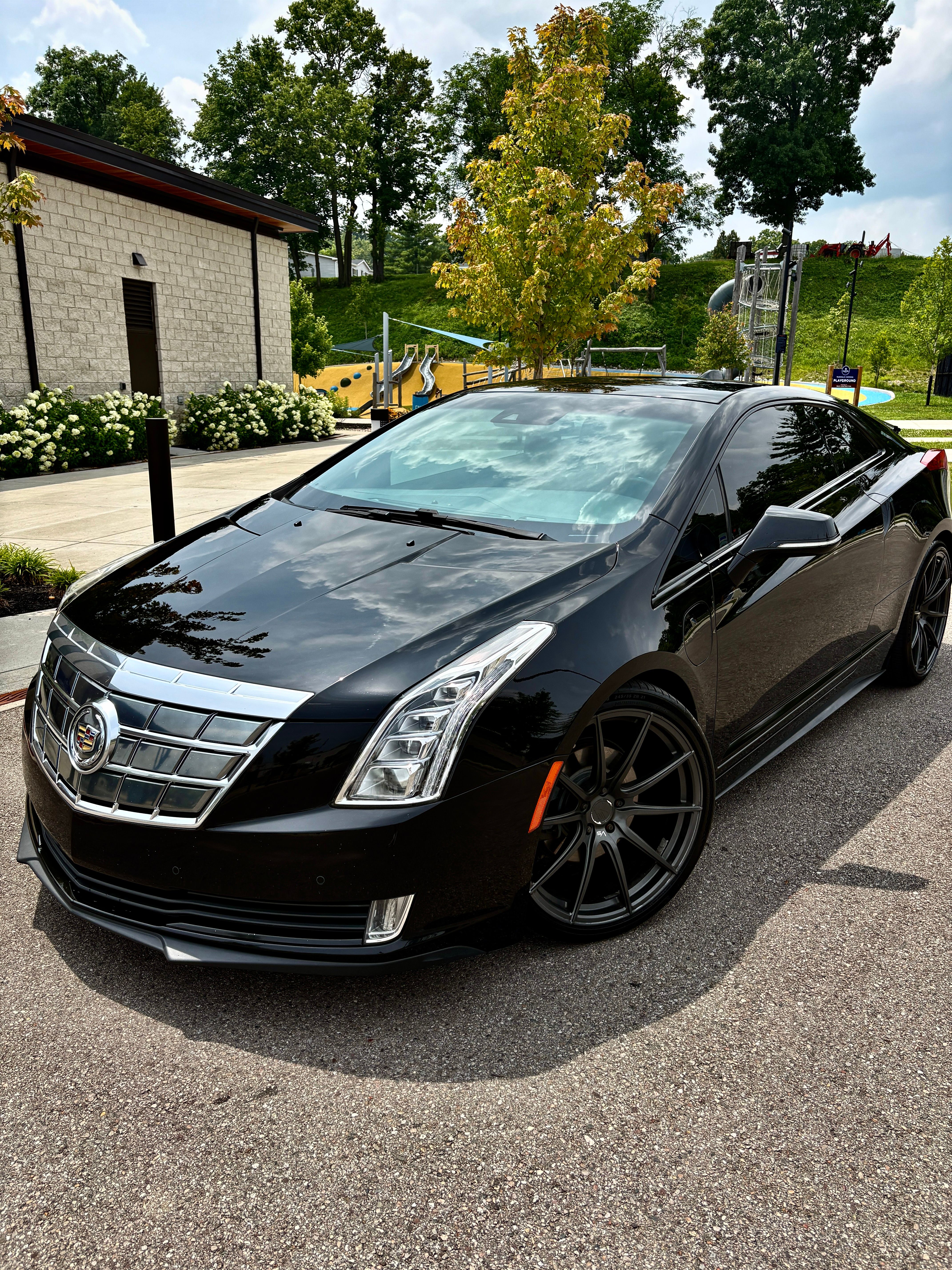 Used 2014 Cadillac ELR w/ Luxury Package FWD image 1