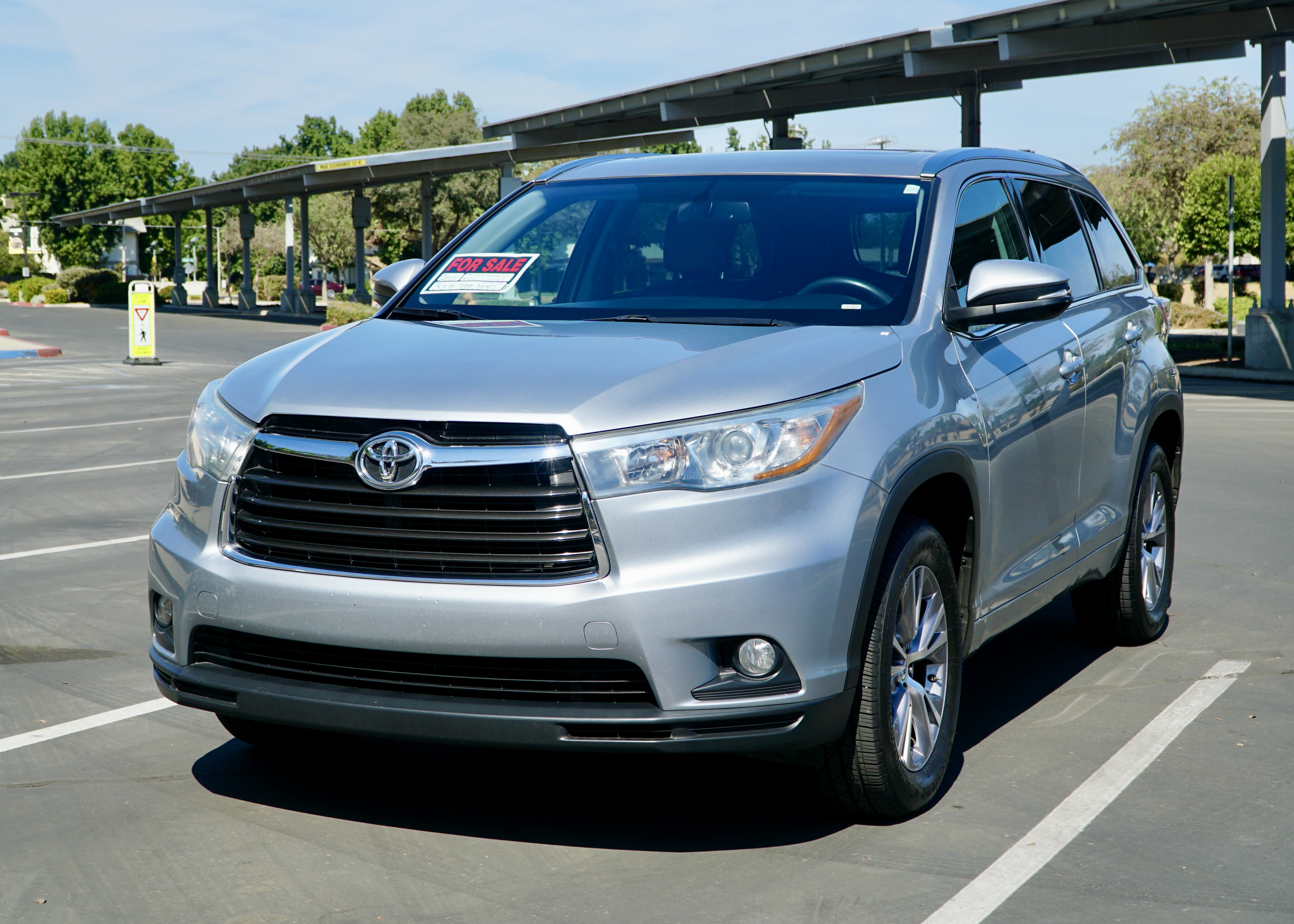 Used 2015 Toyota Highlander XLE FWD image 4