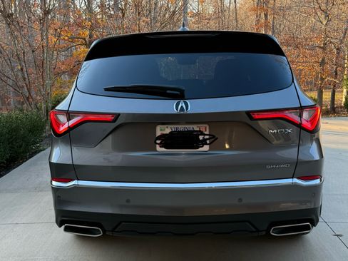 Used 2024 Acura MDX SH-AWD w/ Technology Package image 4