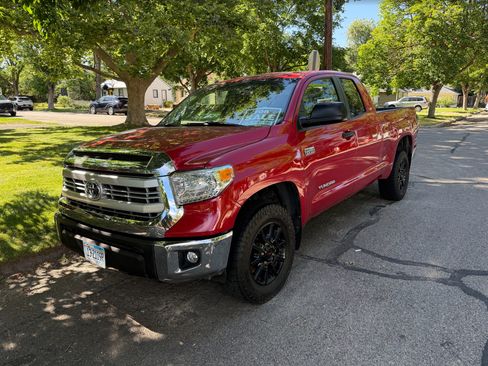 Used 2014 Toyota Tundra SR5 AWD/4WD image 1
