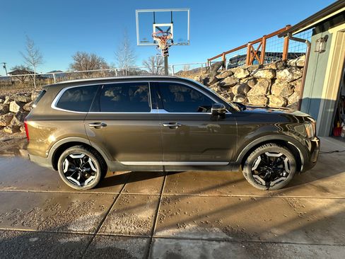 Used 2024 Kia Telluride S w/ S Sunroof Package image 1