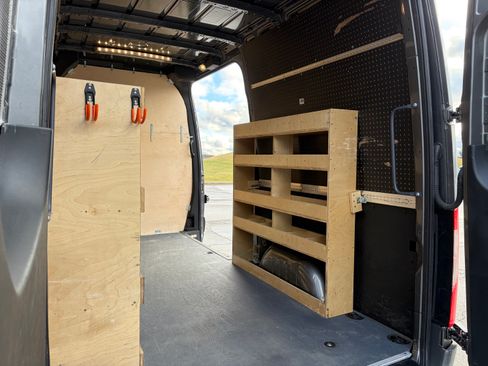 Used 2023 Mercedes-Benz Sprinter 2500 image 10