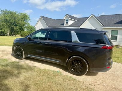 Used 2024 Kia Carnival SX