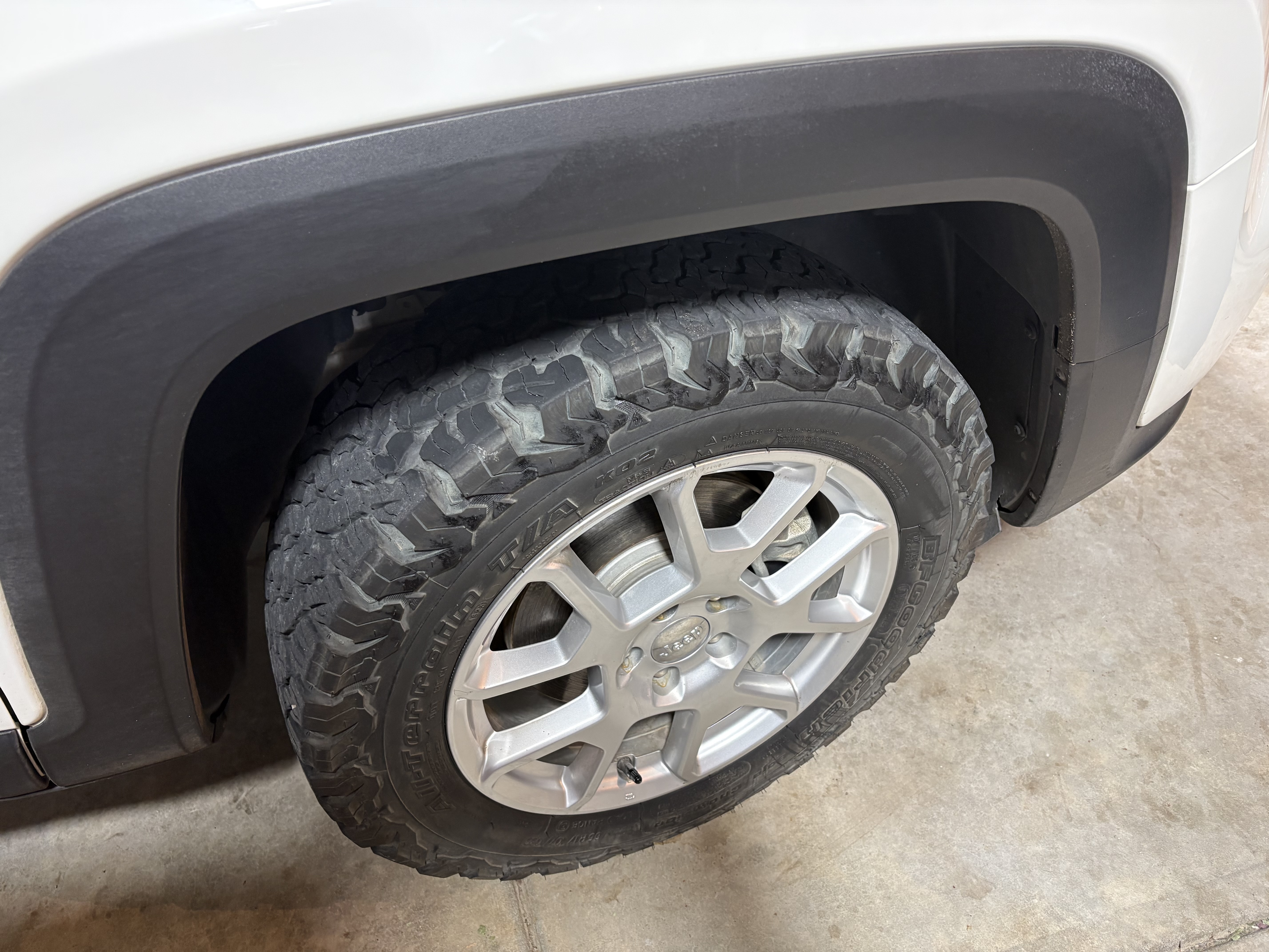 Used 2020 Jeep Renegade Latitude AWD/4WD image 5