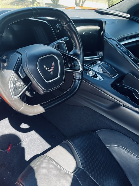 Used 2021 Chevrolet Corvette Stingray Premium Conv w/ Z51 Performance Package RWD image 11