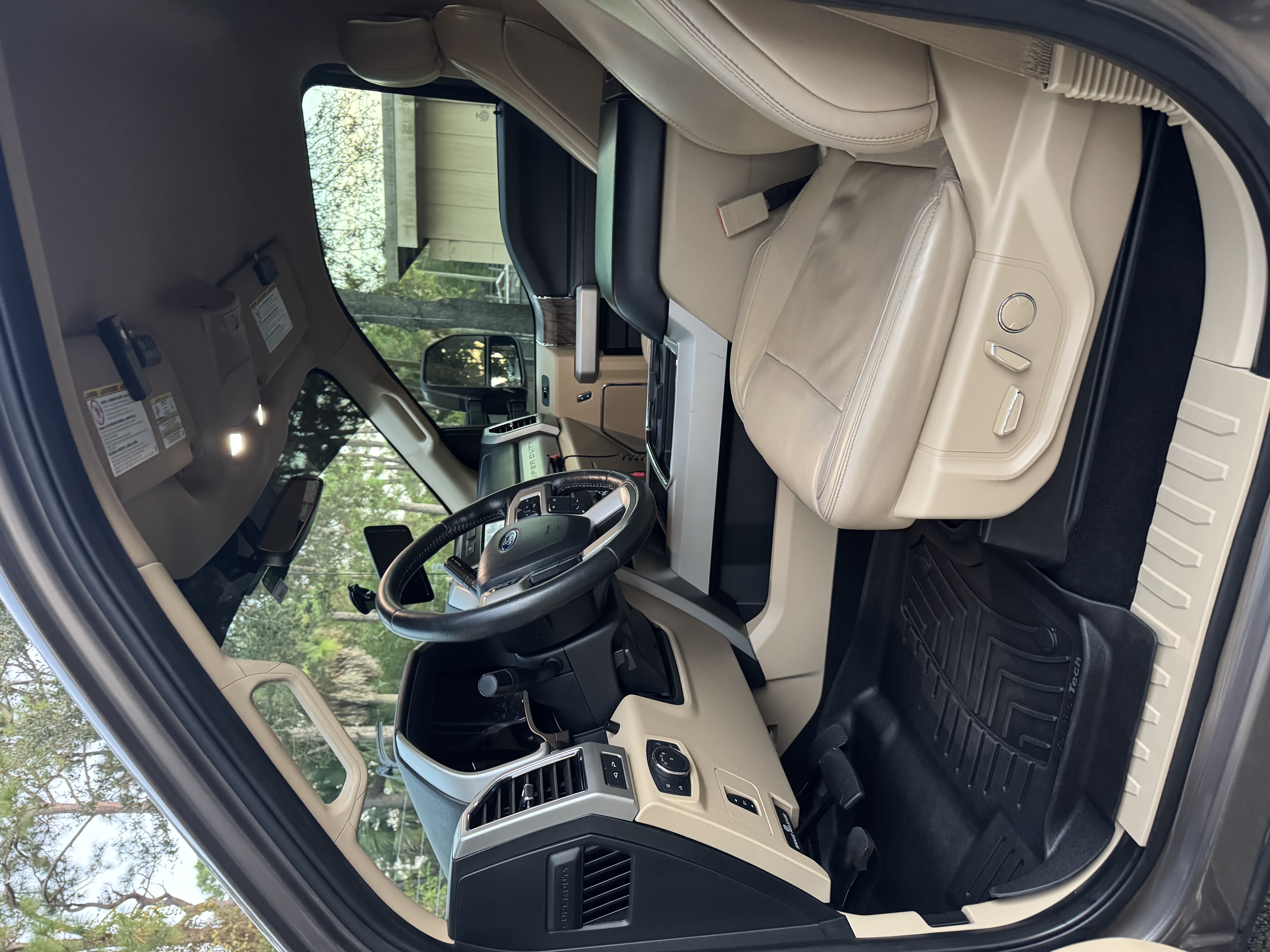 Used 2019 Ford F250 Lariat w/ Lariat Value Package AWD/4WD image 8