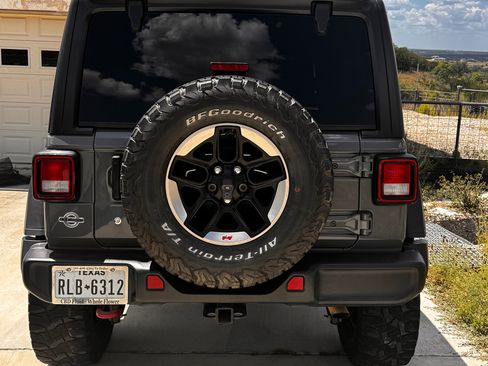 Used 2018 Jeep Wrangler Unlimited Rubicon AWD/4WD image 5