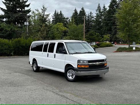 Used 2016 Chevrolet Express 3500 LT w/ LT Preferred Equipment Group image 4
