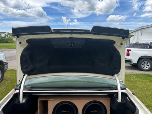 Used 1993 Cadillac Seville FWD image 22