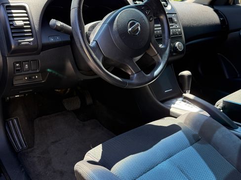 Used 2013 Nissan Altima 2.5 S FWD image 14