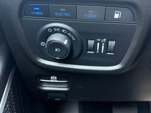 Used 2023 Jeep Grand Cherokee 30th Anniversary AWD/4WD image 22