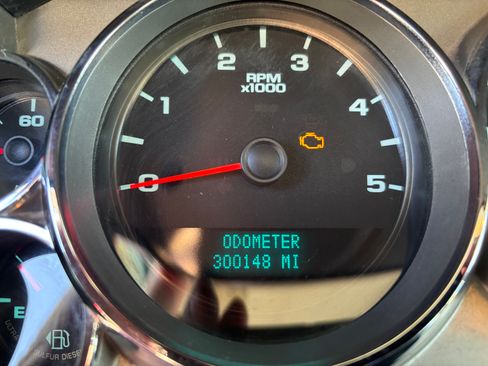 Used 2011 Chevrolet Silverado 3500 W/T image 16